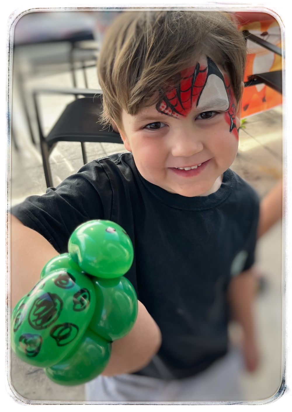 face painting and balloon twisting in Tauranga